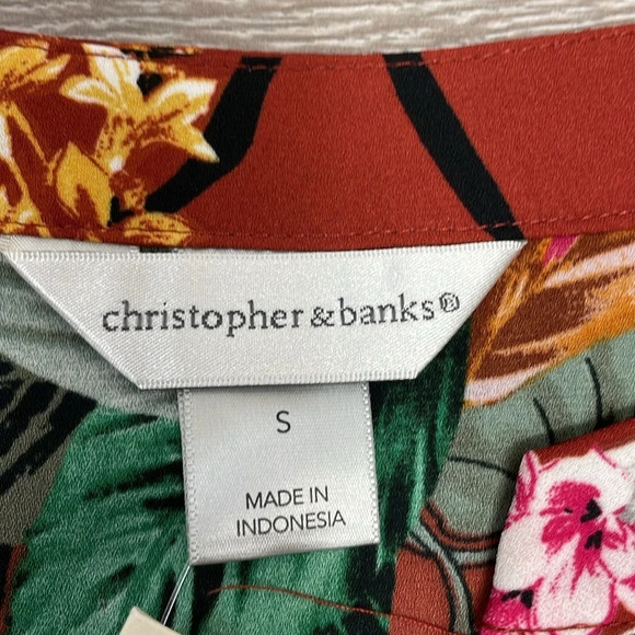 NWT Christopher & Banks 3/4 Sleeve Asymmetrical Hem Tropical Print Top S - Picture 12 of 14